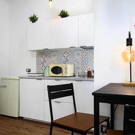 Sebino 15 - Monolocale Cool Apartament