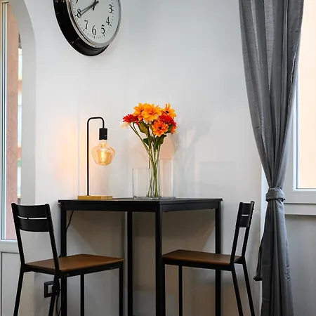 Apartment Sebino 15 - Monolocale Cool Milan